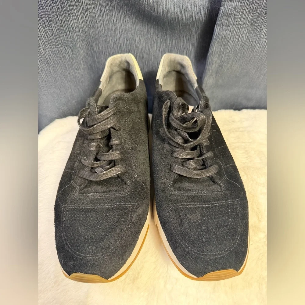 Vince Men’s Suede Low-Top Sneakers – Size 9.5 (EU 43) – Black / Charcoal